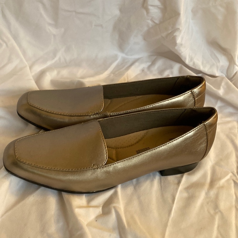 Clarks — Juliet Lora Loafer